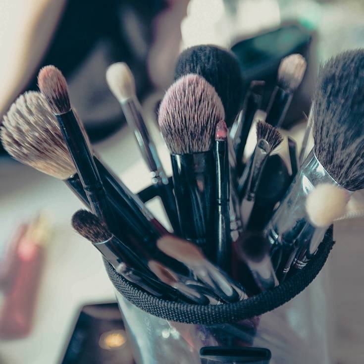 FALA SÉRIO: Como montar um kit básico de maquiagem ?